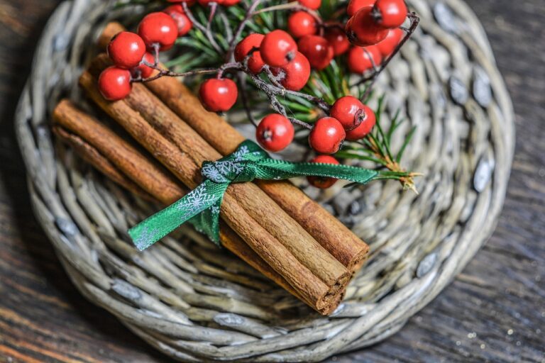 Jesienne dekoracje w jadalni. Jak stworzyć przytulne wnętrze?