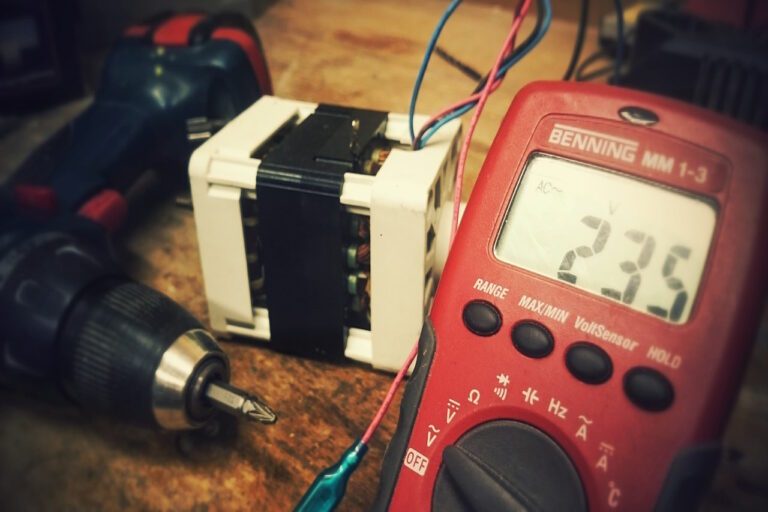 Pomiary elektryczne – jak często powinno się je wykonywać?