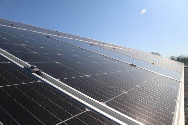 Instalacje PV — co warto o nich wiedzieć?